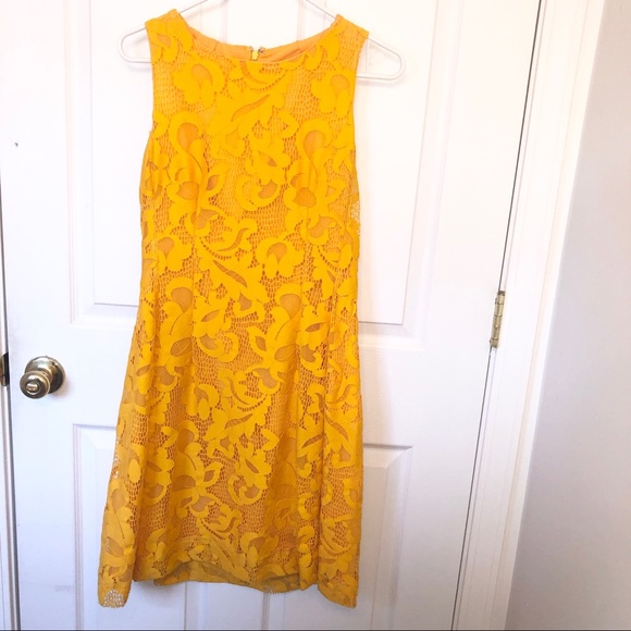 Eva Mendes for New York and Company yellow dress. - Picture 8 of 15